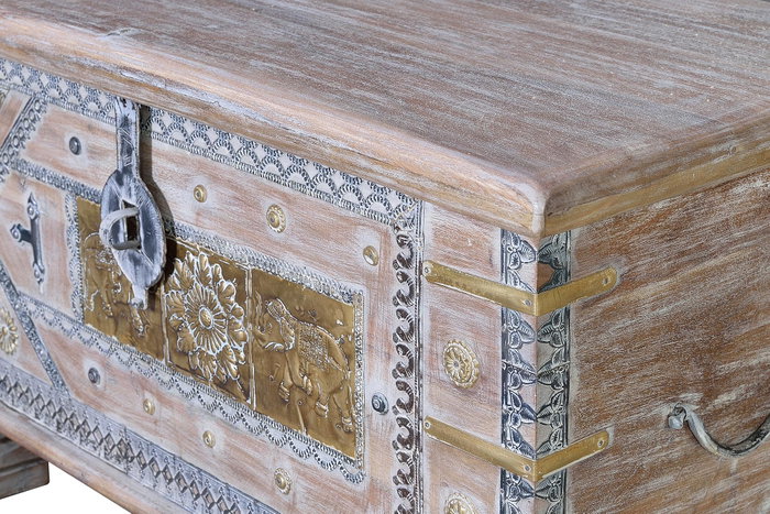 GINER Y COLOMER - Baûl de Mango Vieilli Blanc - Coffre en Bois Massif avec Détails en Bronze - Ouverture Supérieure - Meuble Artisanal